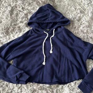 cropped hooded sweatshirt
